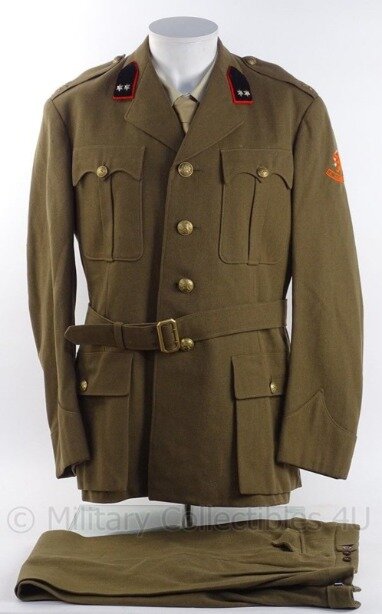 are military uniforms tax deductible